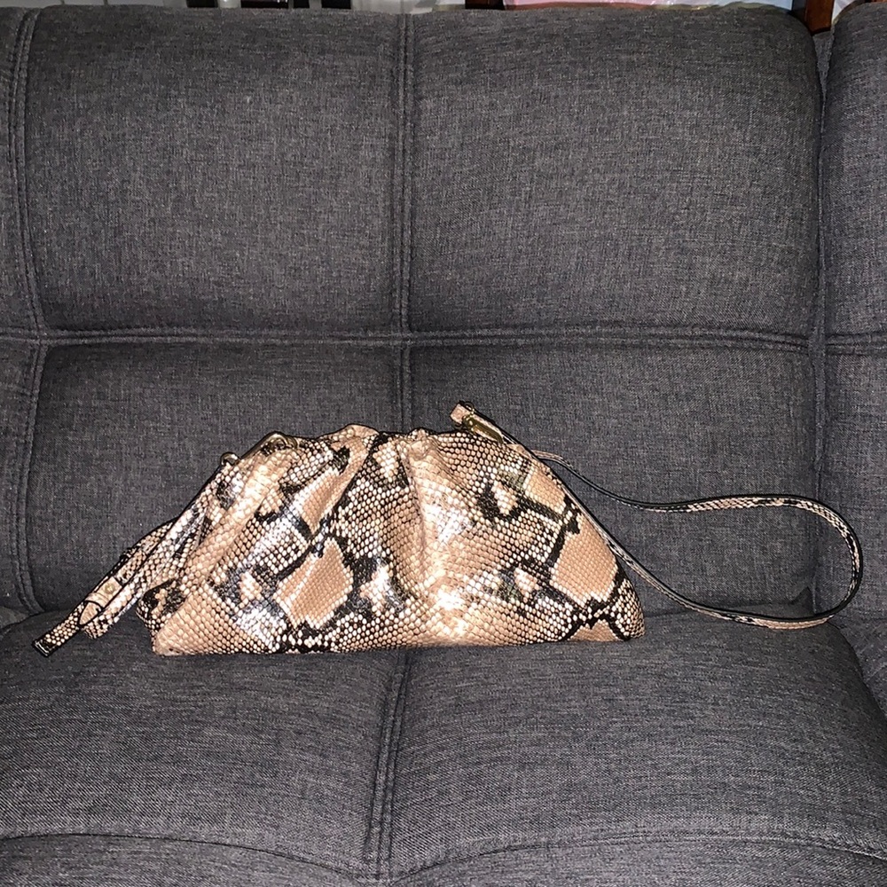 INC INTERNATIONAL. CONCEPTS  pretty bag  good conditions .